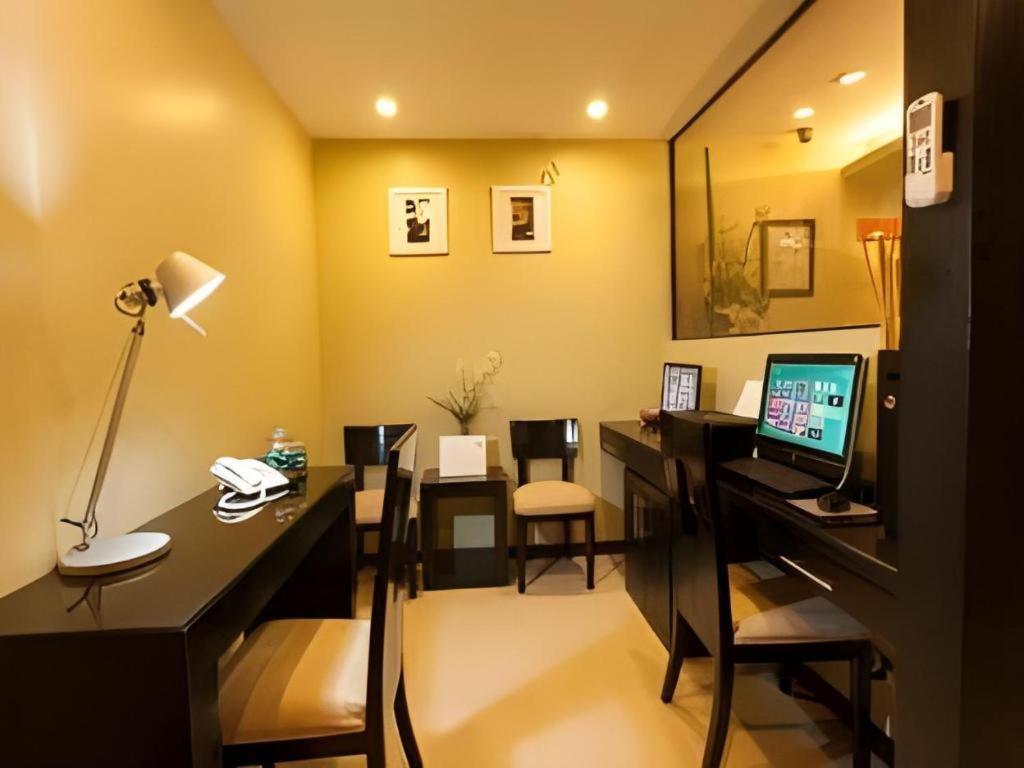 L Square Hotel Tarlac Kültér fotó