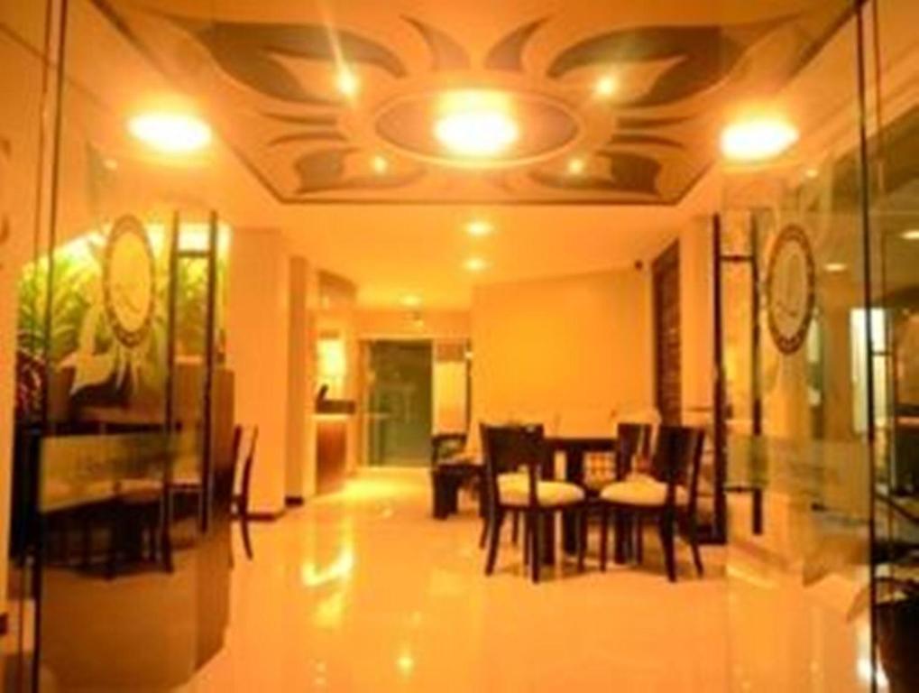 L Square Hotel Tarlac Kültér fotó