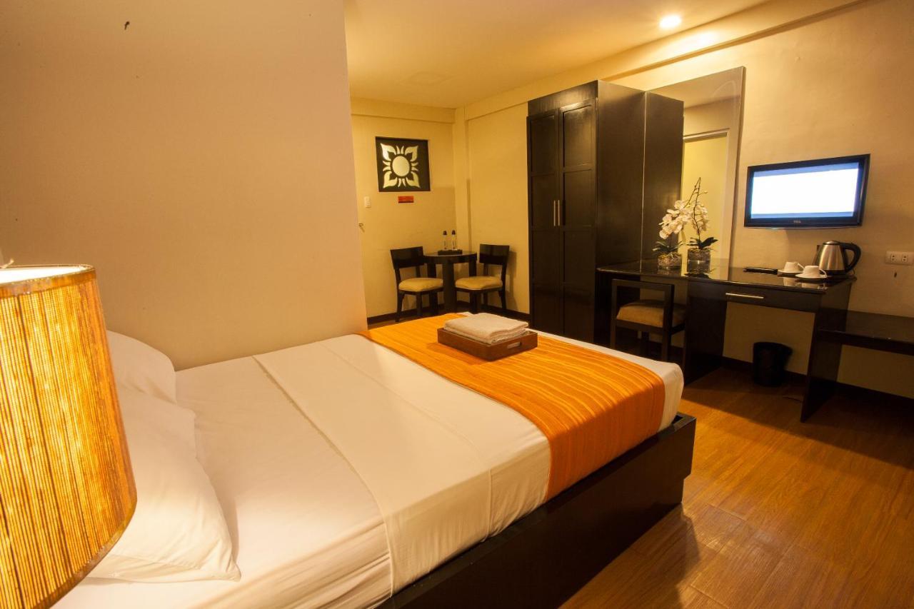 L Square Hotel Tarlac Szoba fotó