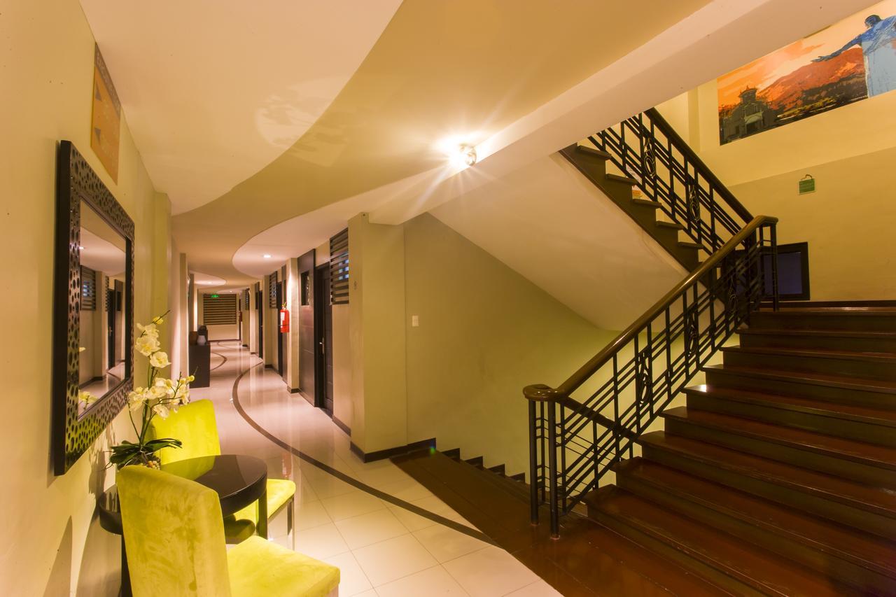 L Square Hotel Tarlac Kültér fotó