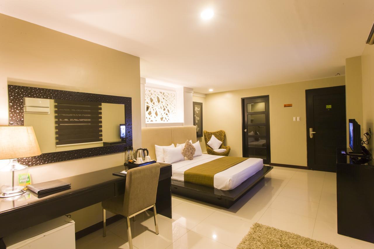 L Square Hotel Tarlac Kültér fotó